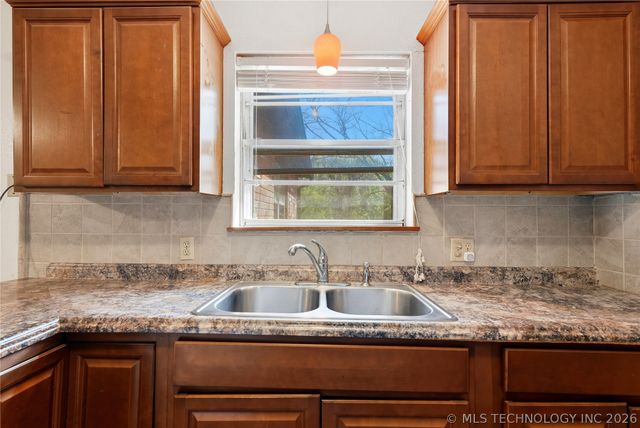 403 SW 2nd Street, Wagoner, OK 74467