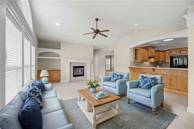 5418 W 145th Street, Leawood, KS 66224