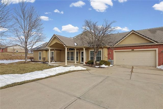 5418 W 145th Street, Leawood, KS 66224