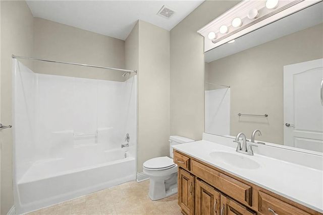 5418 W 145th Street, Leawood, KS 66224