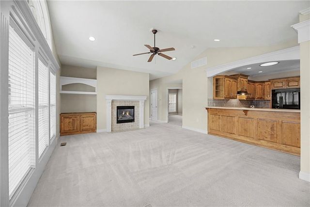 5418 W 145th Street, Leawood, KS 66224