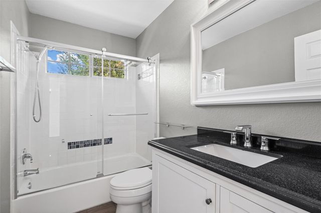 10605 Lindshire LN, Austin, TX 78748