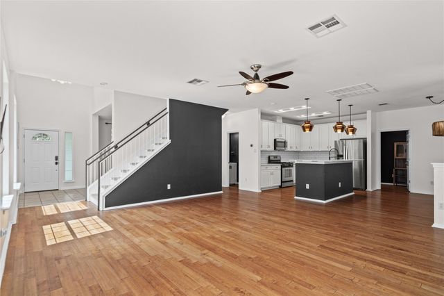 10605 Lindshire LN, Austin, TX 78748