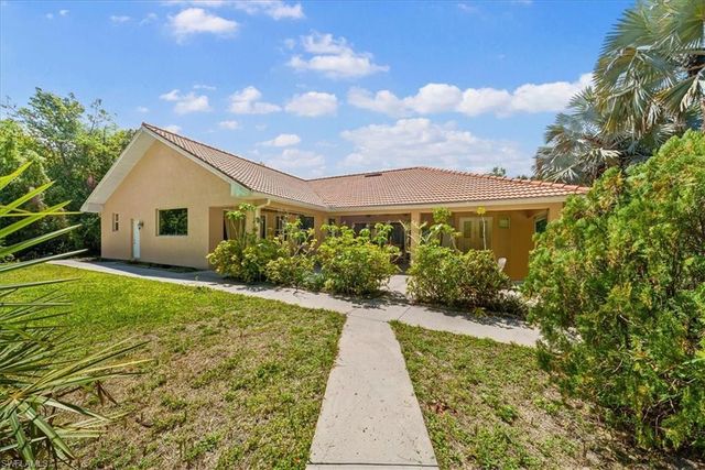 3681 11th AVE SW, Naples, FL 34117