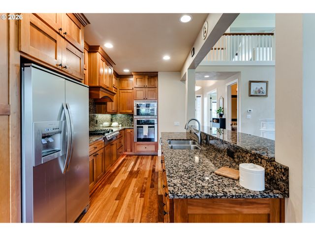 2251 COMSTOCK Ave, Eugene, OR 97408