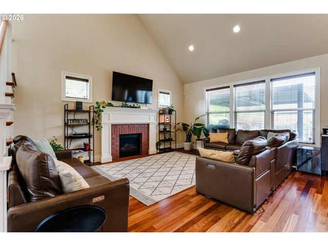 2251 COMSTOCK Ave, Eugene, OR 97408
