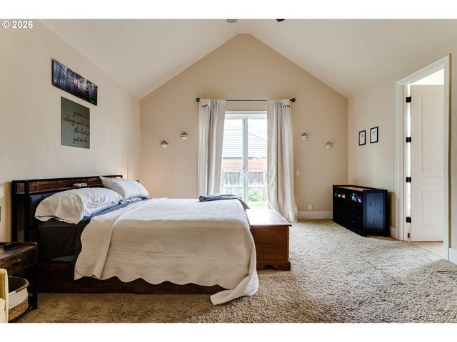 2251 COMSTOCK Ave, Eugene, OR 97408