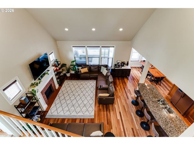 2251 COMSTOCK Ave, Eugene, OR 97408