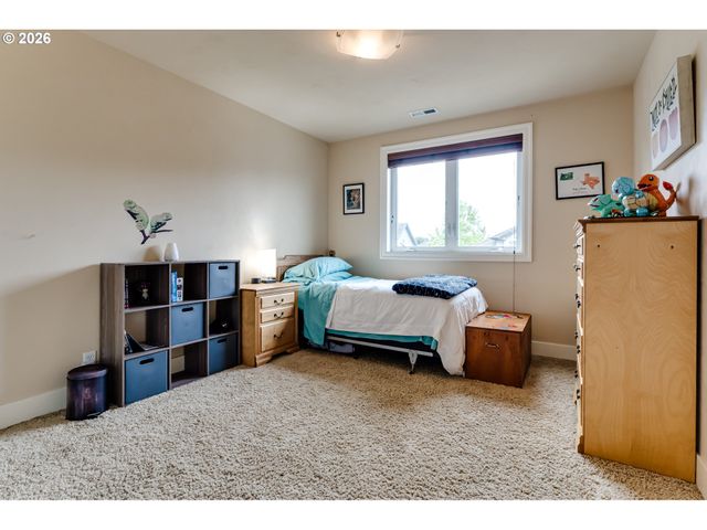 2251 COMSTOCK Ave, Eugene, OR 97408