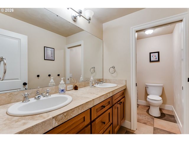 2251 COMSTOCK Ave, Eugene, OR 97408