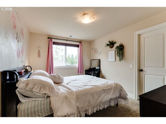 2251 COMSTOCK Ave, Eugene, OR 97408