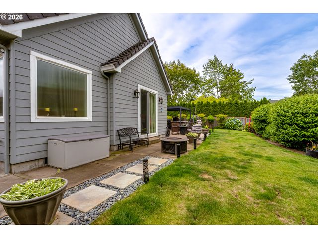 2251 COMSTOCK Ave, Eugene, OR 97408