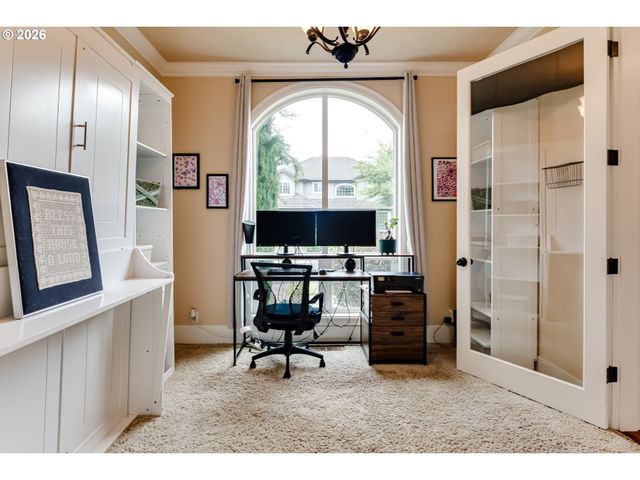2251 COMSTOCK Ave, Eugene, OR 97408