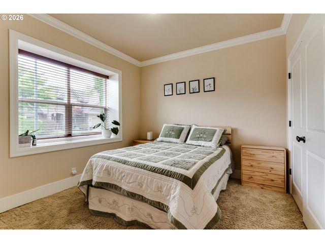 2251 COMSTOCK Ave, Eugene, OR 97408