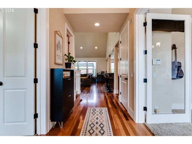 2251 COMSTOCK Ave, Eugene, OR 97408