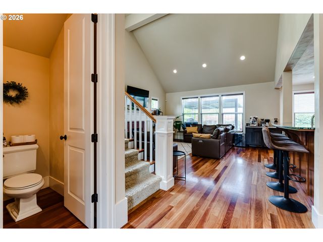 2251 COMSTOCK Ave, Eugene, OR 97408