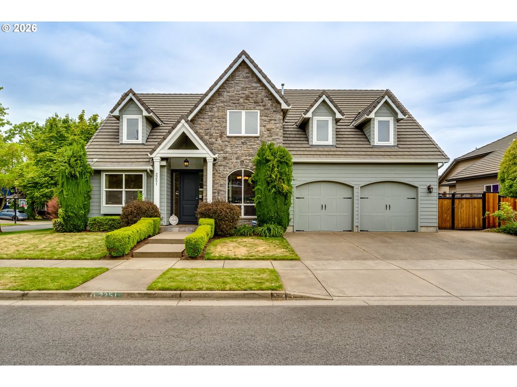 2251 COMSTOCK Ave, Eugene, OR 97408