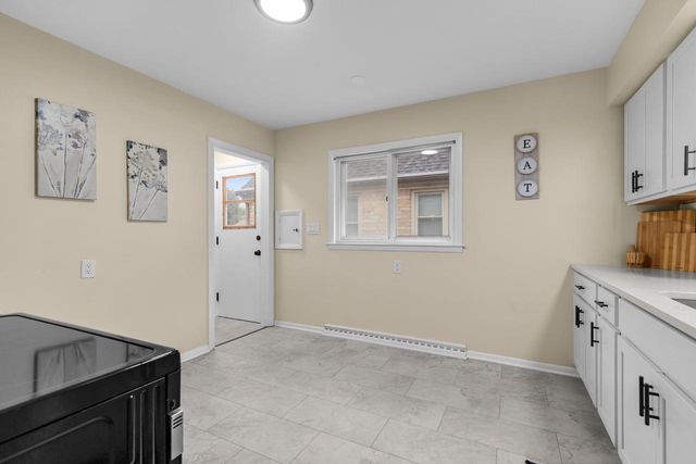 7118 W Medford AVENUE, Milwaukee, WI 53218