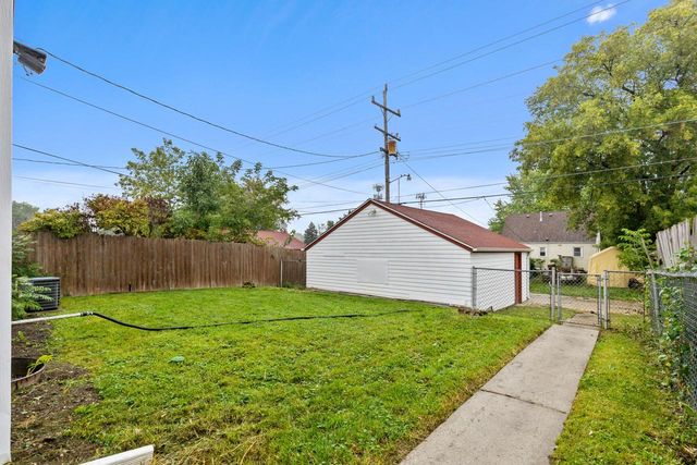 7118 W Medford AVENUE, Milwaukee, WI 53218