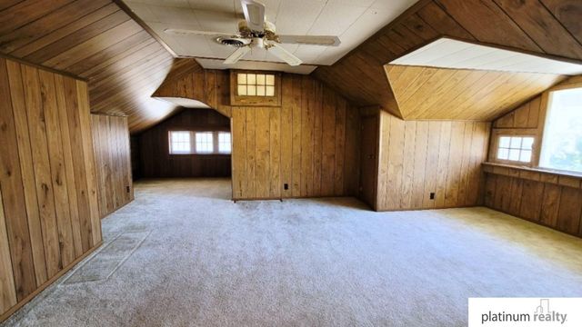 619 S 35th Avenue, Omaha, NE 68105