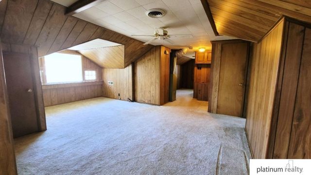 619 S 35th Avenue, Omaha, NE 68105
