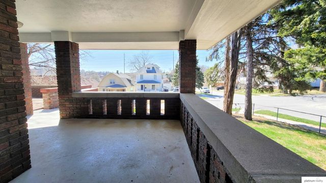 619 S 35th Avenue, Omaha, NE 68105
