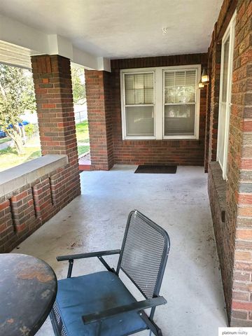 619 S 35th Avenue, Omaha, NE 68105