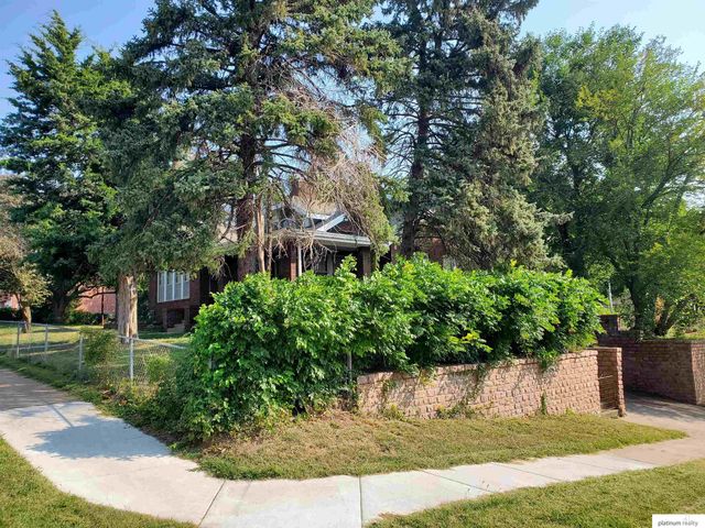 619 S 35th Avenue, Omaha, NE 68105
