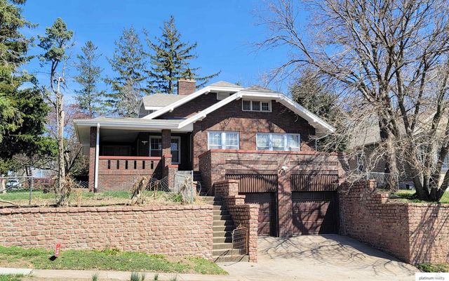 619 S 35th Avenue, Omaha, NE 68105