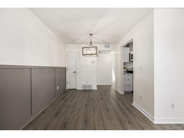 3550 S Harlan St 220, Denver, CO 80235