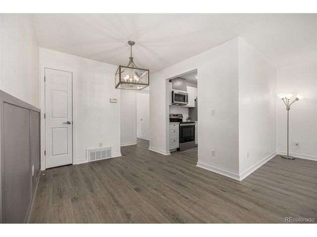 3550 S Harlan St 220, Denver, CO 80235