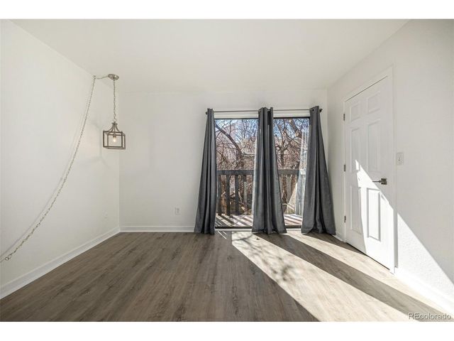 3550 S Harlan St 220, Denver, CO 80235