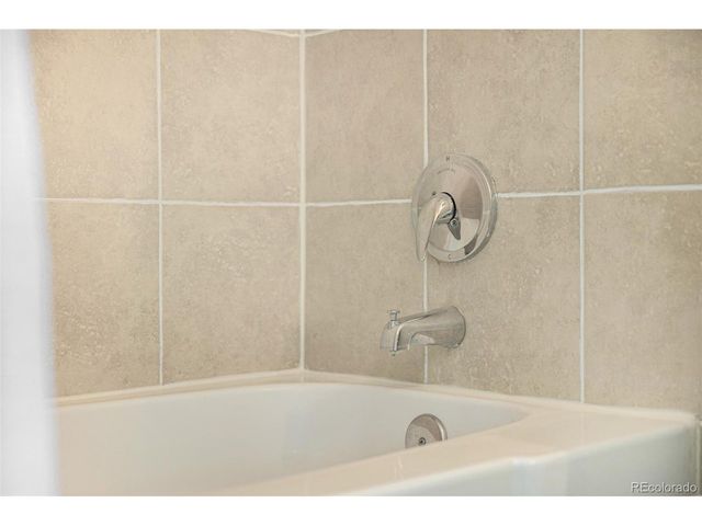 3550 S Harlan St 220, Denver, CO 80235