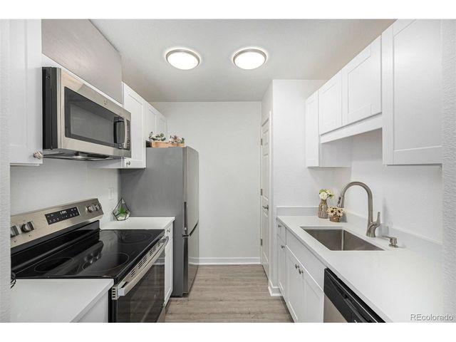 3550 S Harlan St 220, Denver, CO 80235