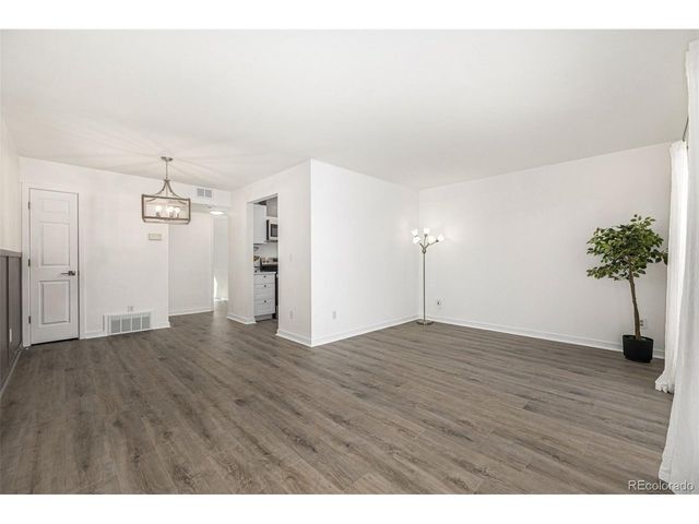 3550 S Harlan St 220, Denver, CO 80235