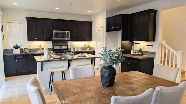 6341 Waterstone, Fontana, CA 92336