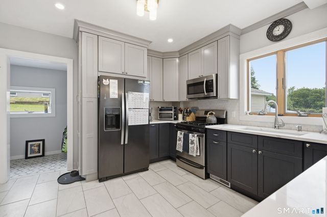 250 Bradley Avenue, Waterbury, CT 06708