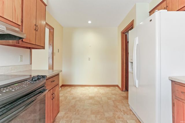 7666 Owens Drive, Newburgh, IN 47630