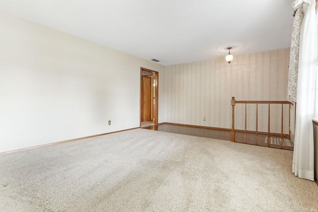 7666 Owens Drive, Newburgh, IN 47630