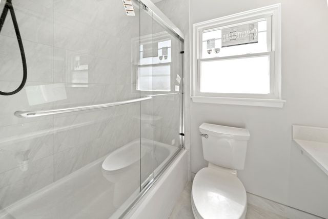 99 Essex Road, Elk Grove Village, IL 60007