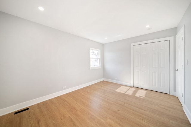 99 Essex Road, Elk Grove Village, IL 60007