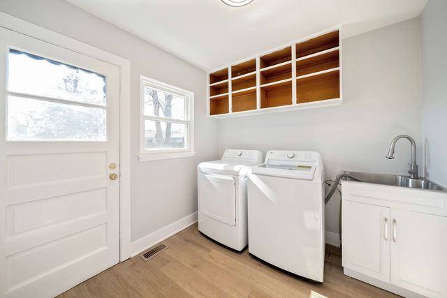 99 Essex Road, Elk Grove Village, IL 60007