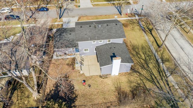 99 Essex Road, Elk Grove Village, IL 60007