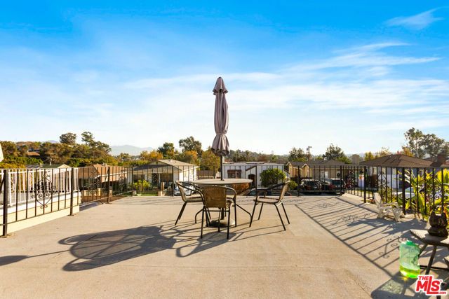 2323 Warwick Avenue, Los Angeles, CA 90032