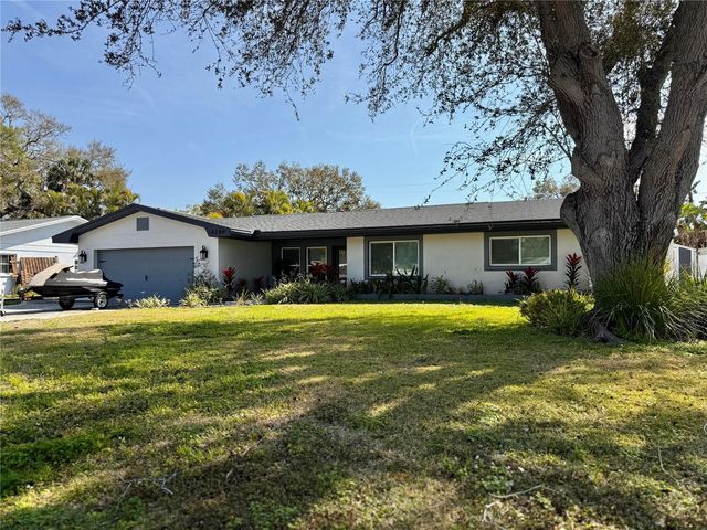 8280 32ND AVENUE N, St Petersburg, FL 33710