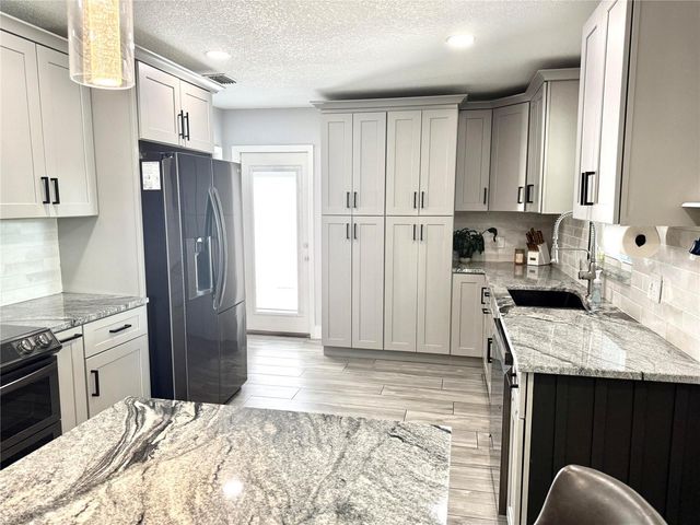 8280 32ND AVENUE N, St Petersburg, FL 33710