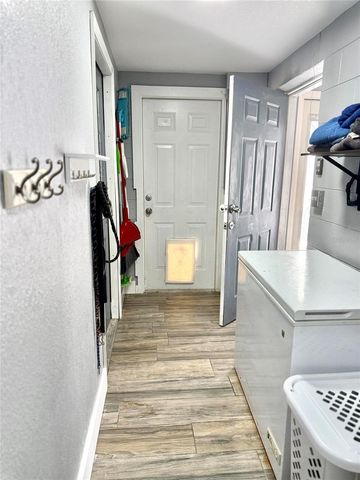 8280 32ND AVENUE N, St Petersburg, FL 33710