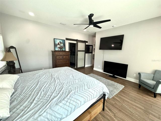 8280 32ND AVENUE N, St Petersburg, FL 33710