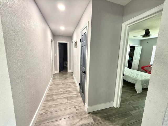 8280 32ND AVENUE N, St Petersburg, FL 33710