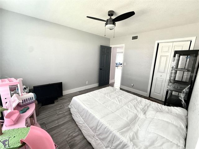 8280 32ND AVENUE N, St Petersburg, FL 33710